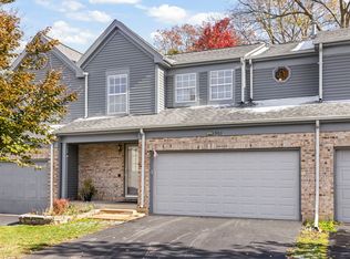 903 Old Oak Cir, Algonquin, IL 60102