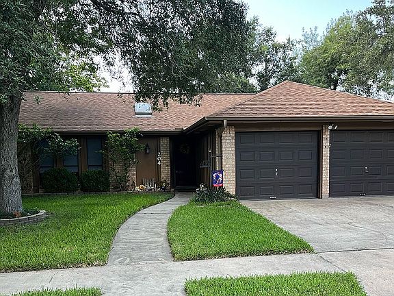 3rd image of 204 Yuma Dr
