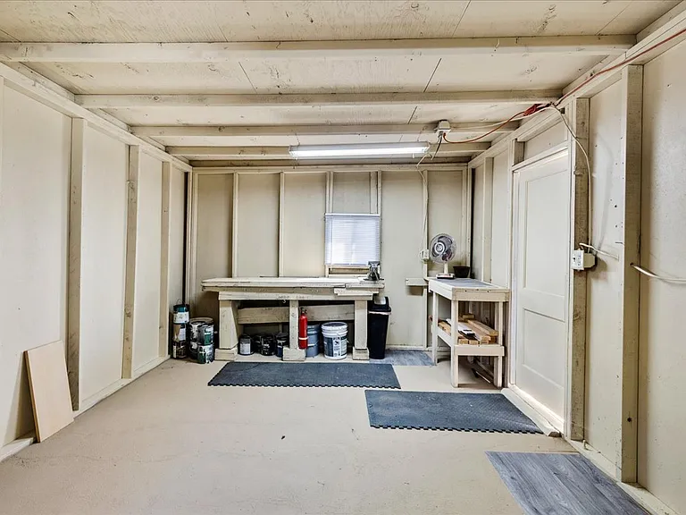 2885 N Panorama Dr — Photo 3
