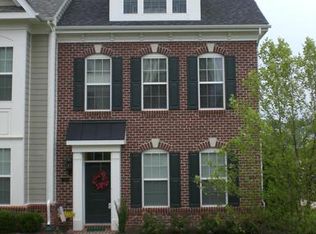35 Steeplechase Dr, La Plata, MD 20646