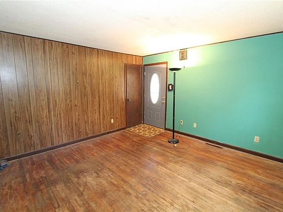 2nd image of 2709 Richmond Ave