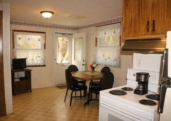 5th image of 821 N Benton Dr