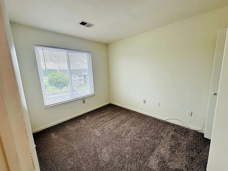 1205L University Ter — Photo 18