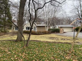 2550 S Sunny Slope Rd, New Berlin, WI 53151