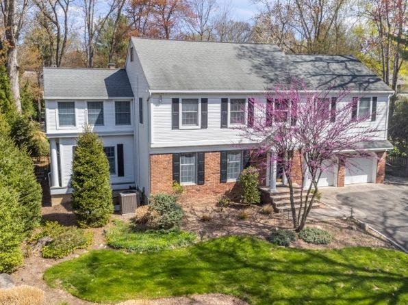 38 Farley Pl, Allendale Boro, NJ 07401