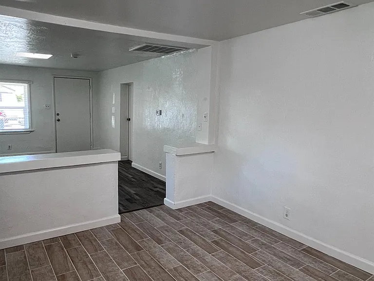 230 W Pinedale Ave — Photo 10