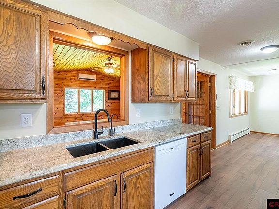 4th image of 307 Higbie Ave E