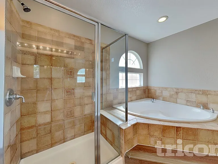 4836 Ireland Ct — Photo 12