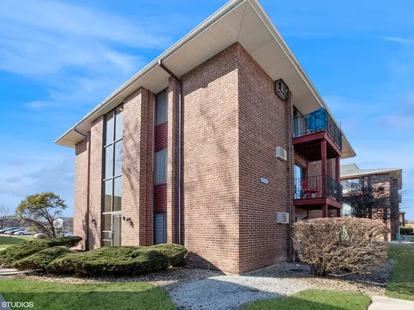 15828 Terrace Dr Unit R2, Oak Forest, IL 60452