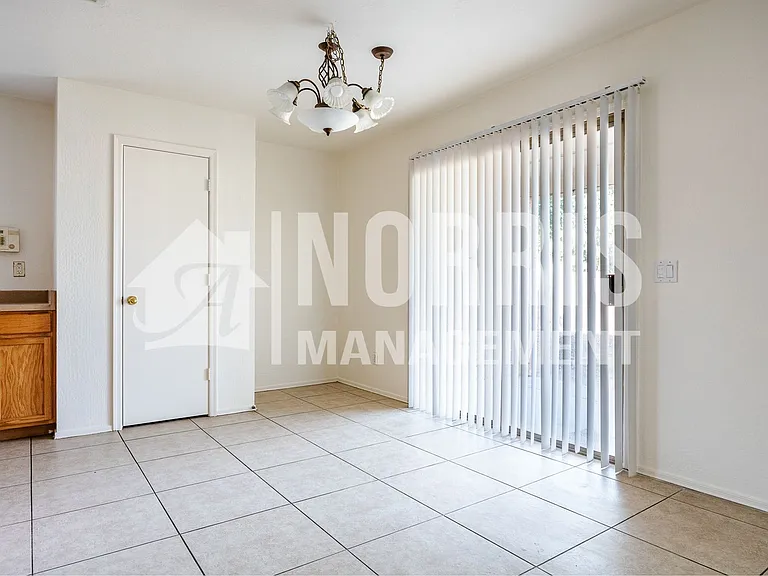 1632 E Cardinal Dr — Photo 9