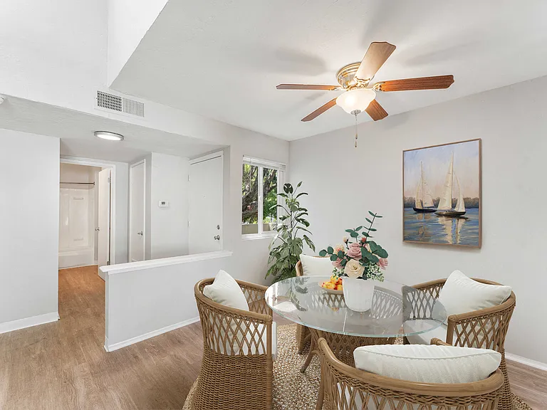 Kensington Park Apartments — Photo 33