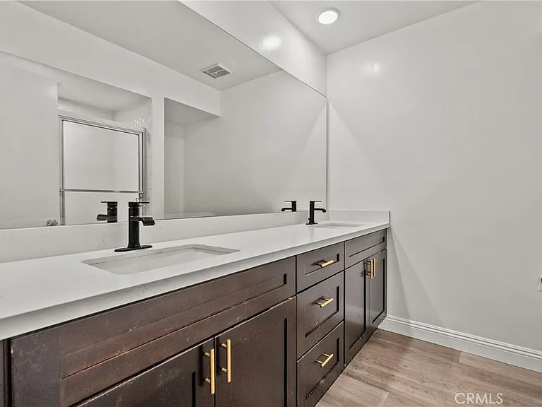 9724 Bothwell Rd — Photo 44