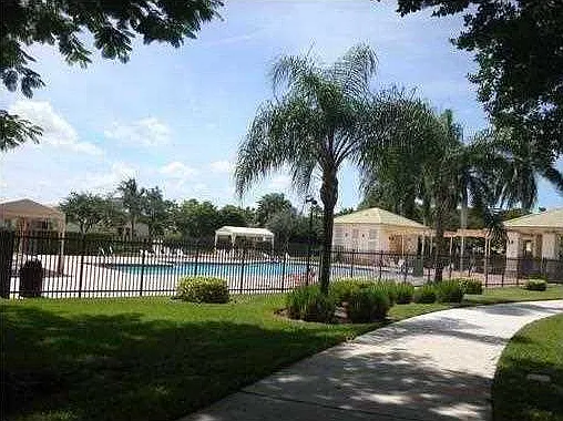 686 Lone Pine Ln — Photo 26