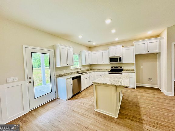 5th image of 4381 Nessmith Rd
