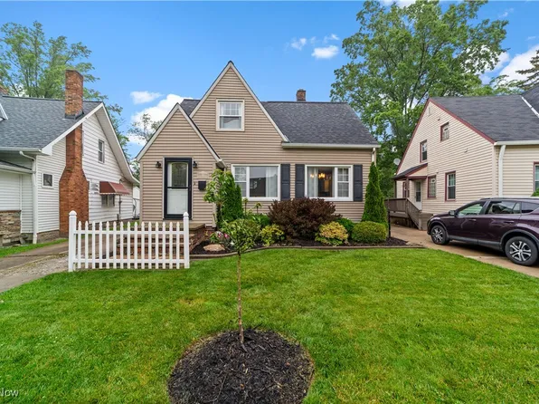 163 S Point Dr, Avon Lake, OH 44012