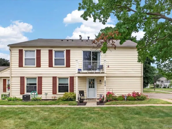 2818 Willow Ct, Lake Orion, MI 48360