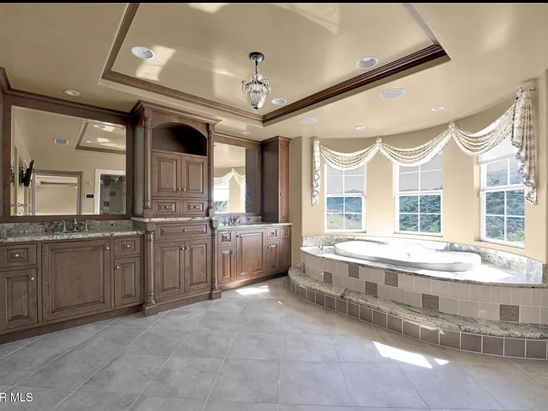 3194 Sunset Hills Blvd — Photo 11