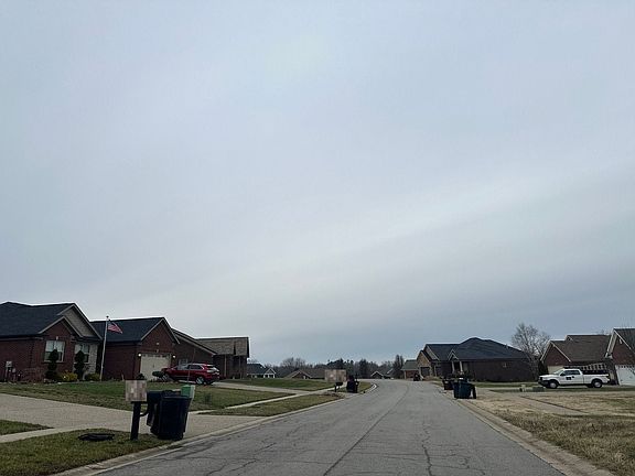 5th image of 481 E Woodlake Cir