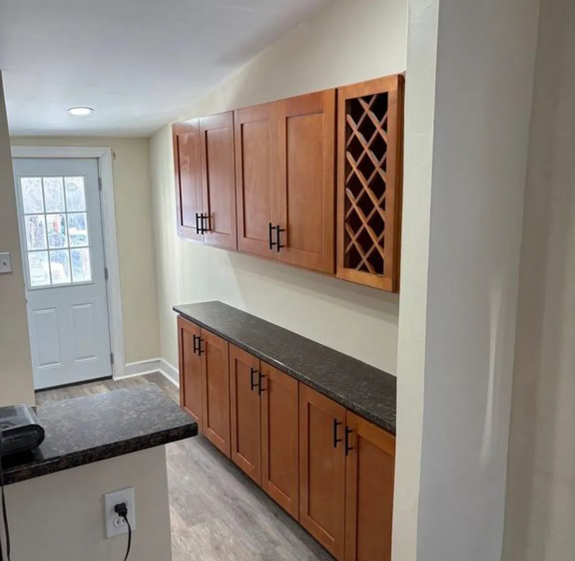3 bed, 936 sqft, $2,100 — Photo 3
