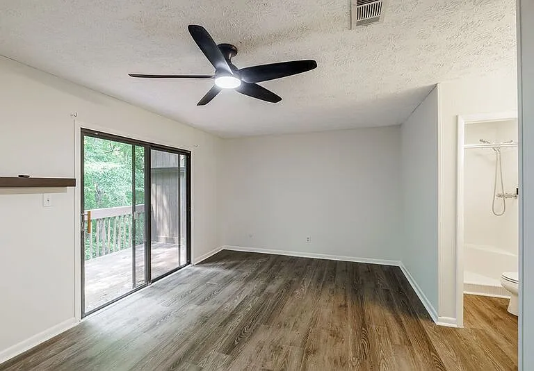 134 Fernbanks Ct — Photo 14