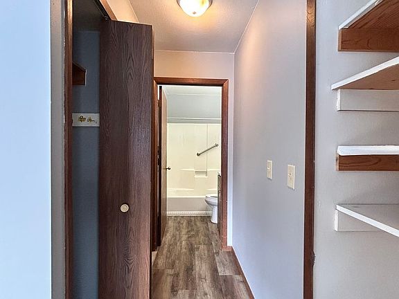 5th image of 616 Squire Dr #3C