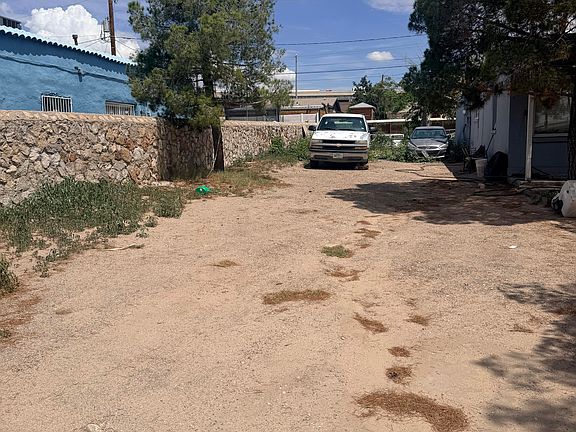 2nd image of 5617 Rosa Ave