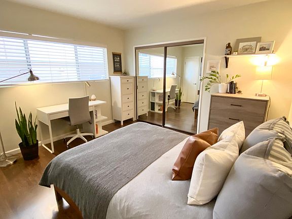 5th image of 105-1522 S Centinela Ave APT 105