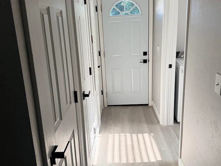 802 E North Bay St — Photo 17