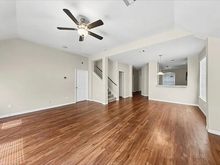 3931 Hawthorne Glen Ct — Photo 6