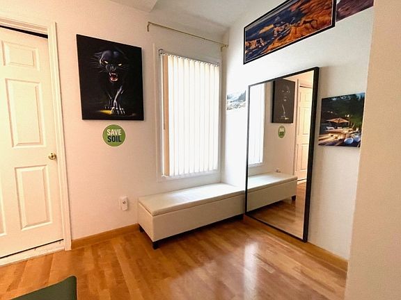 2nd image of 122 Cambridge Ct #122