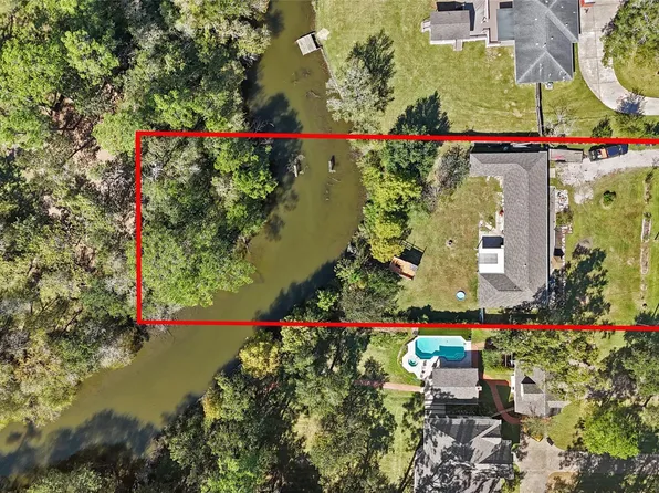 3322 Oak Dr, Dickinson, TX 77539