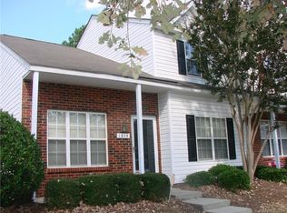 1814 Birch Heights Ct, Charlotte, NC 28213