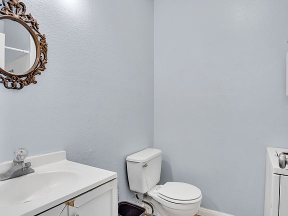 3rd image of 4140 Solteros St #3