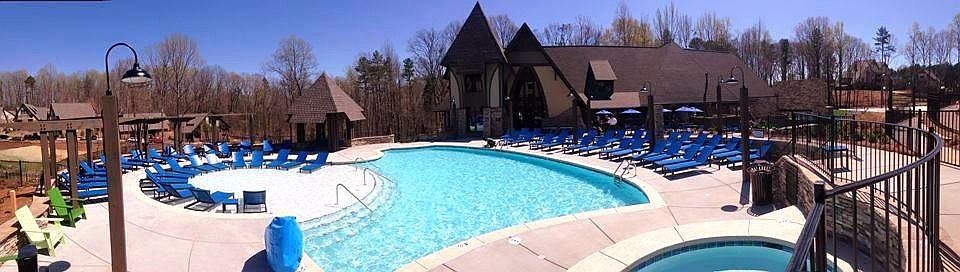 Pool and clubhouse area