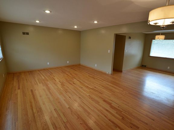4th image of 4719 A St