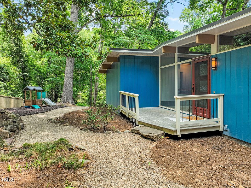 1st image of 215 Marilyn Ln
