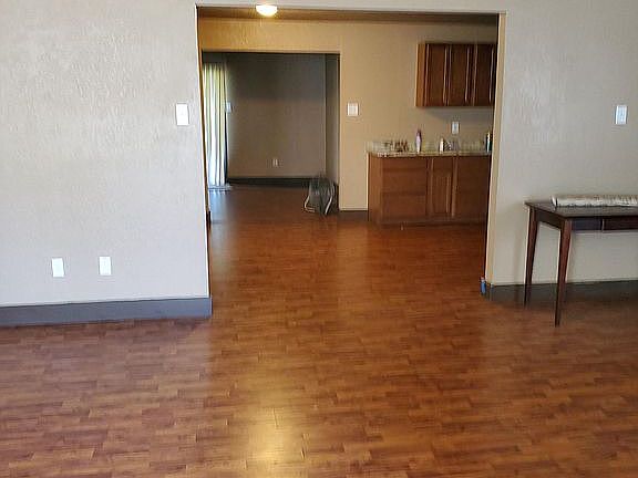 3rd image of 156 Pine Grove Ave
