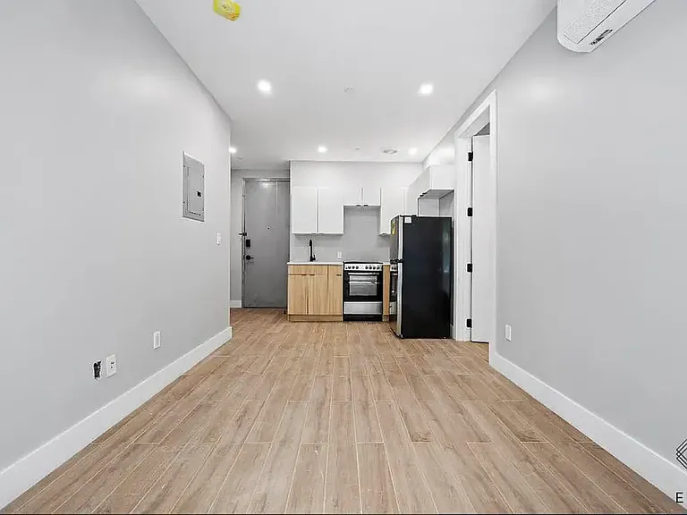 809 Midwood St #3C — Photo 2