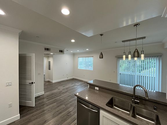 2nd image of 14915 Roscoe Blvd Unit 304