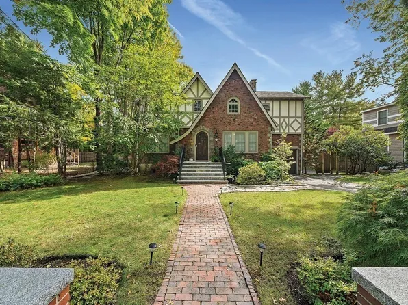 134 Langdon St, Newton, MA 02458