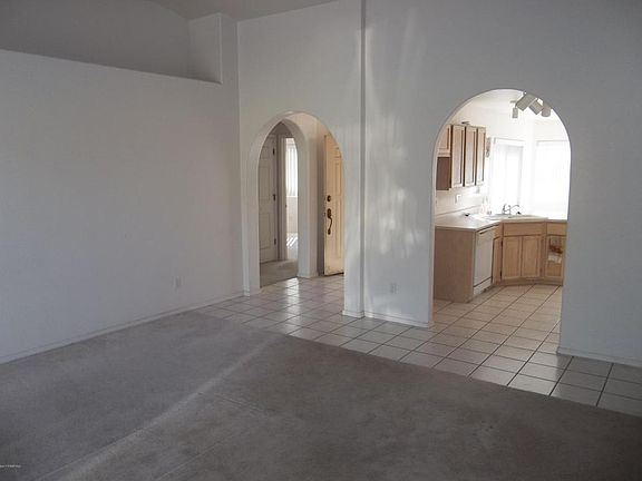 4th image of 896 Whispering Oak Dr