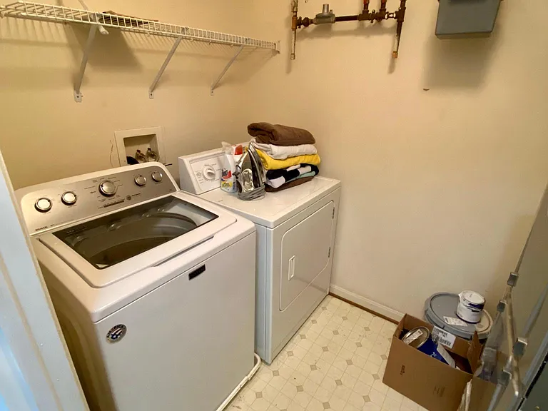 Washer/Dryer (upstairs)