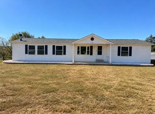 1900 Erin Dr, Festus, MO 63028