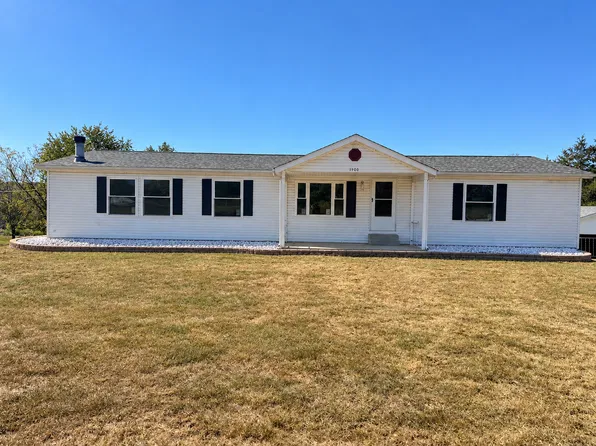 1900 Erin Dr, Festus, MO 63028