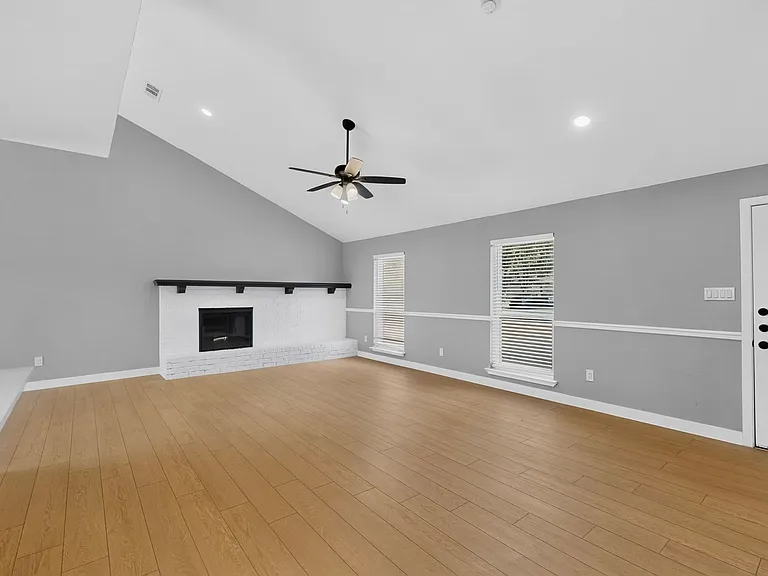 1600 Crimson Ct — Photo 9