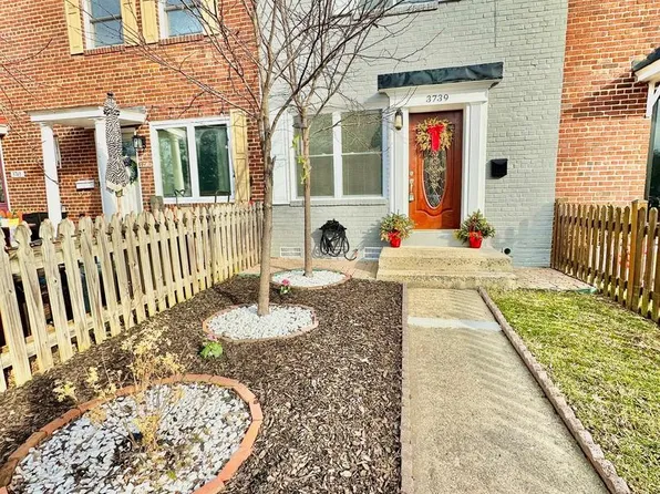 3739 Mark Dr, Alexandria, VA 22305