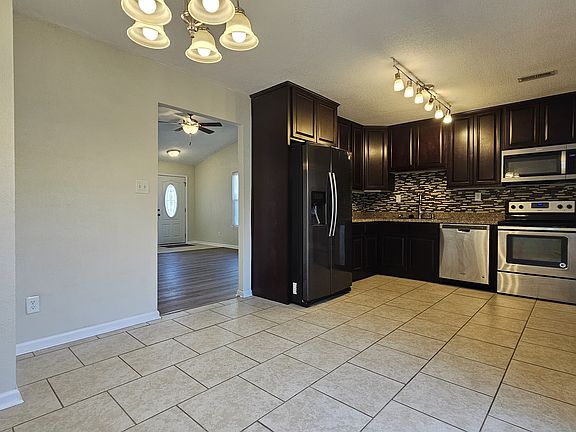 3rd image of 3840 Foxglove Ct