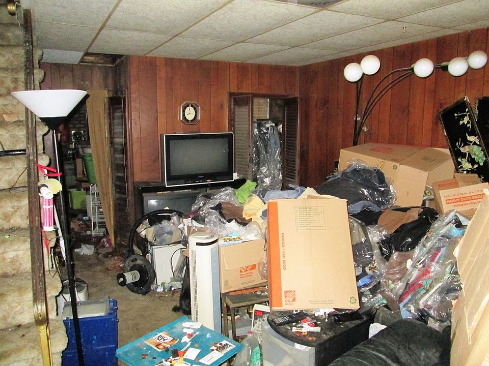 2nd image of 117 W Ruscomb St