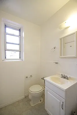 Rented by Rhona Realty | media 6