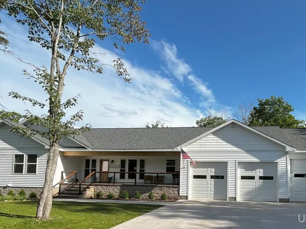 19119 White Pine Ln, Houghton, MI 49931